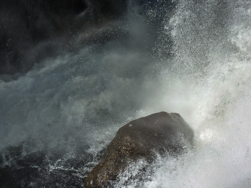 white-water-fegusson-falls-tasmania