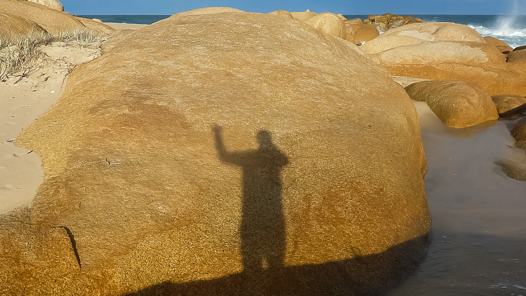 selfie-shadow-on-rock