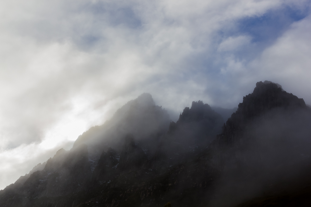cradle-mountain-in-cloud