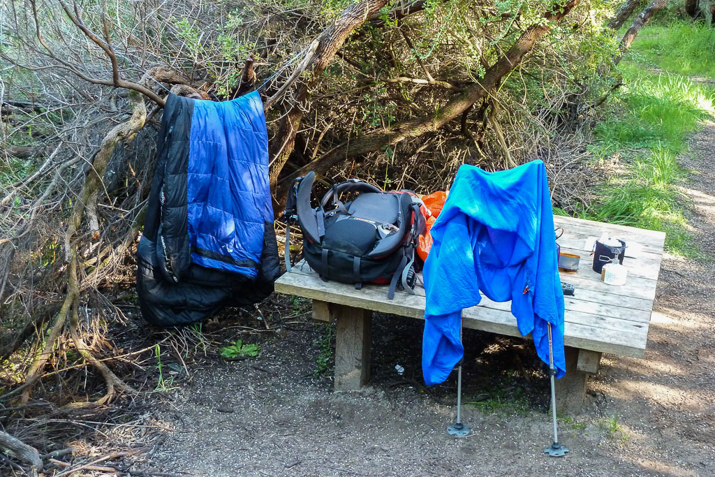 drying-hiking-gear-aire-river
