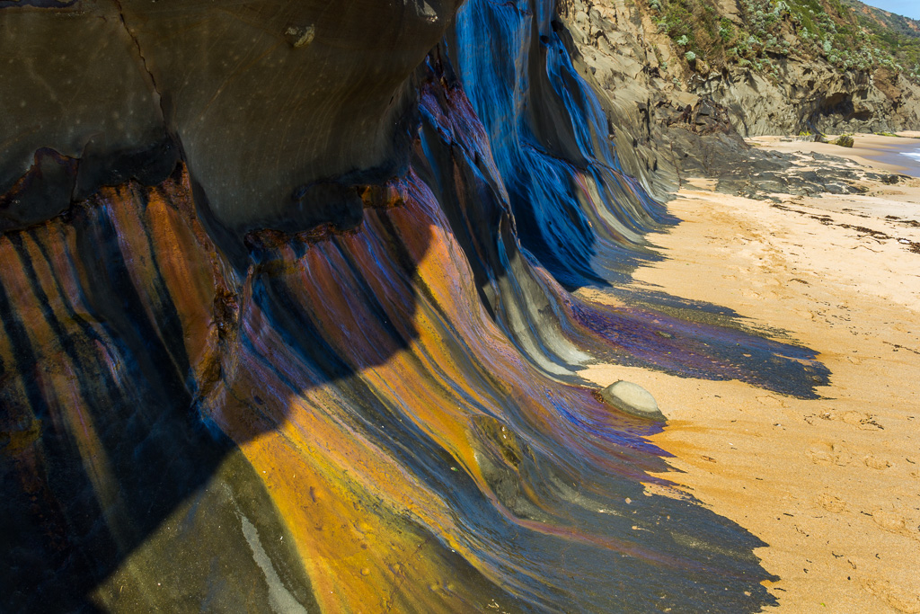 coloured-stained-water-cliff-face-wreck-beach-victoria