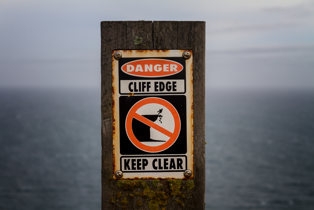 danger-sign-cliff-edge-cape-schanck