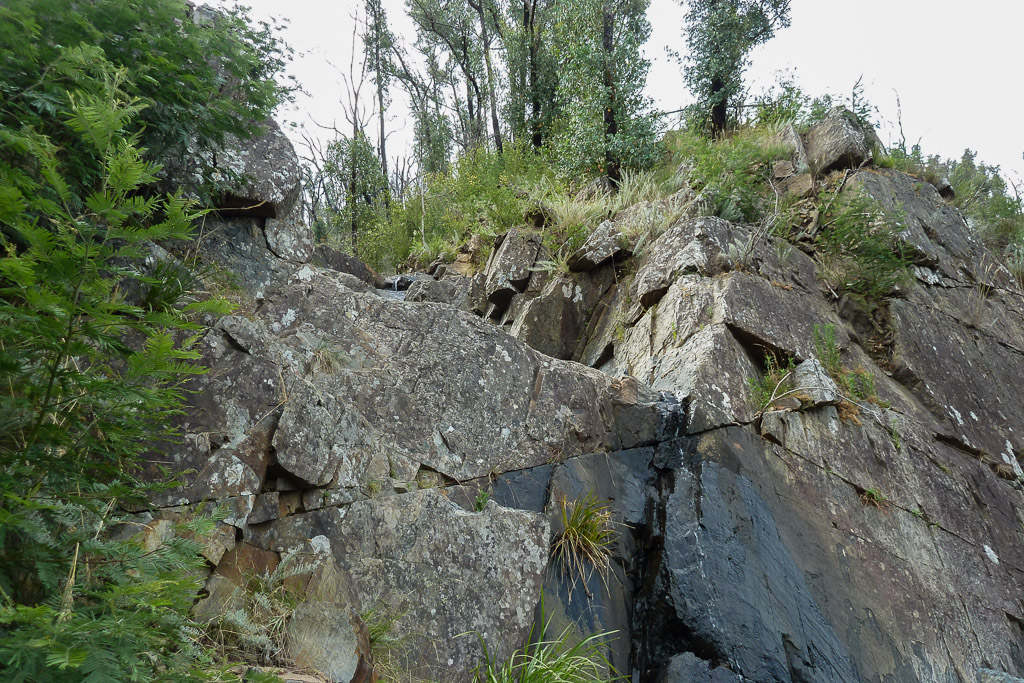 rock-wall-next-to-strath-creek-falls