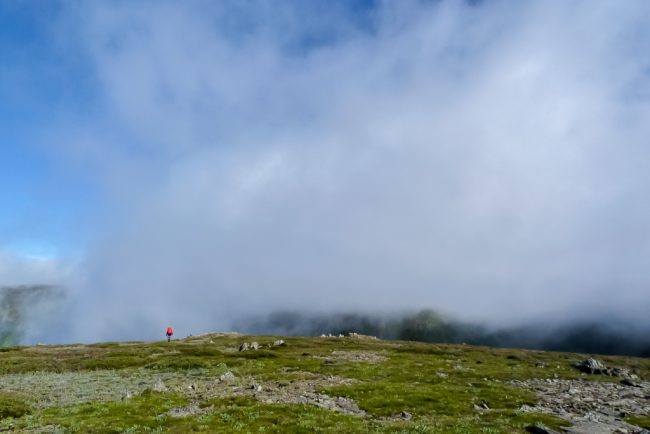 walking-in-clouds-near-mount-bogong