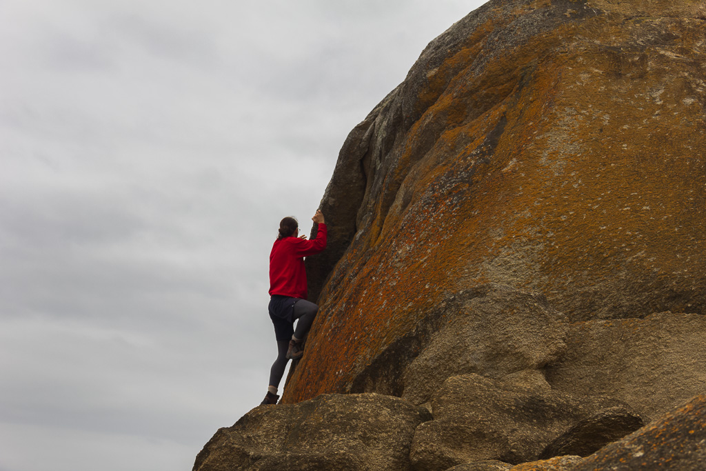 climbing-salmon-rocks-cape-conran-victoria