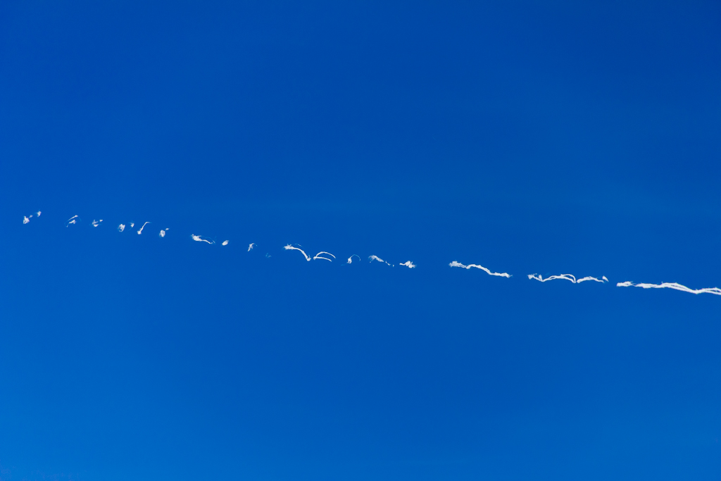 jet-contrail-blue-sky