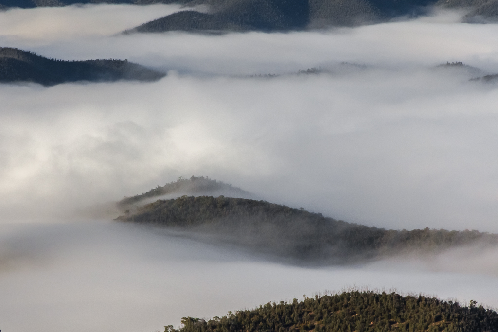 clouds-in-valley-bennison-lookout