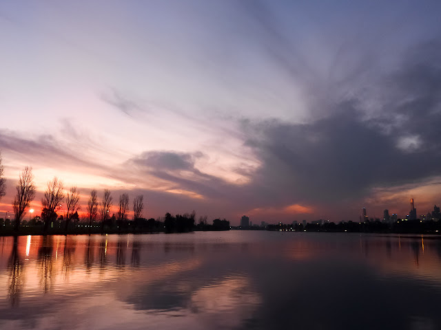 sunset-albert-park-lake
