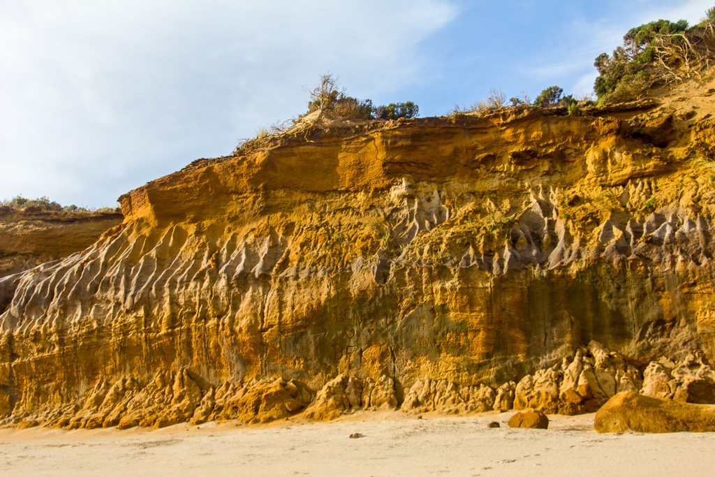 sand-cliff-cape-woolamai