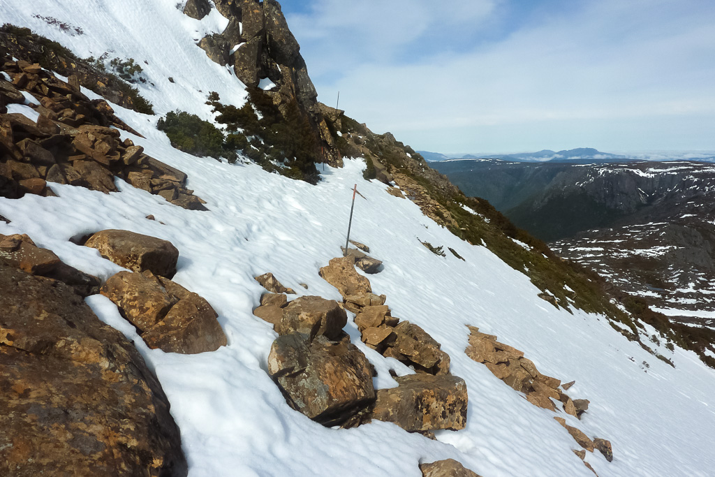 walking-cradle-mountain-snow-tasmania