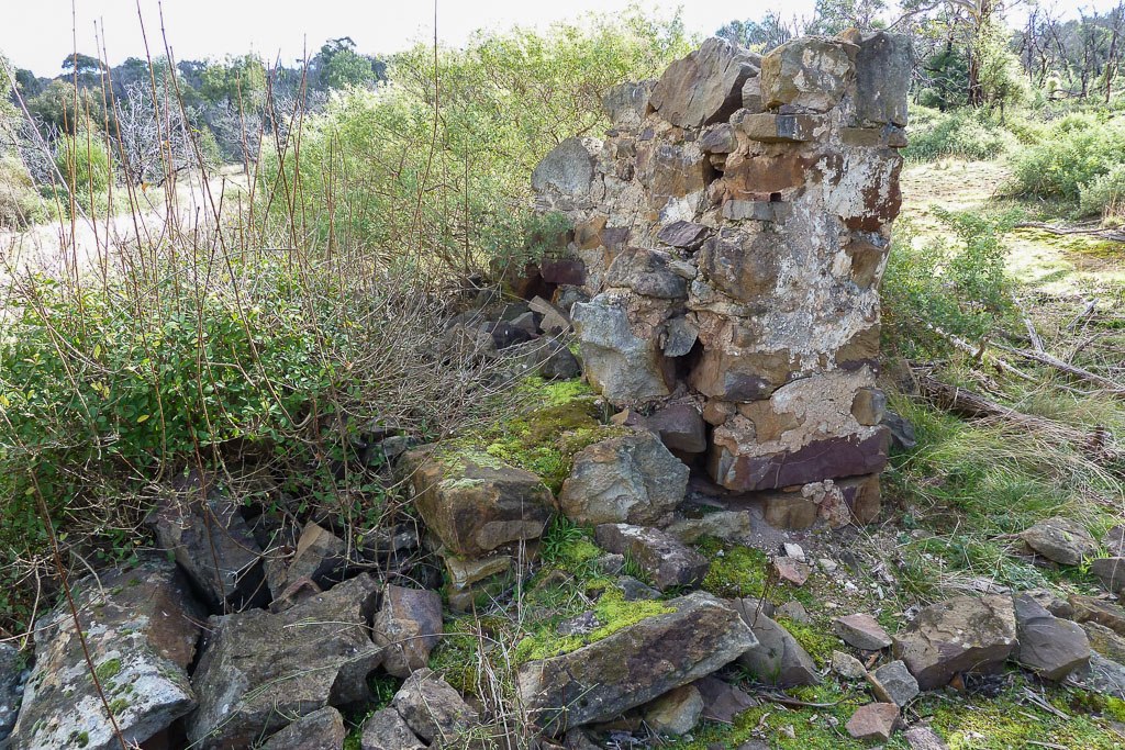 building-ruins-wall-werribee-gorge