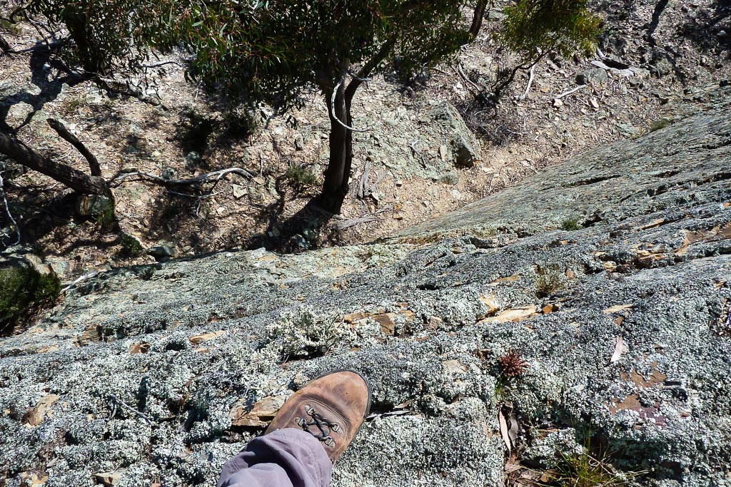 standing-edge-small-cliff-ingliston-gorge