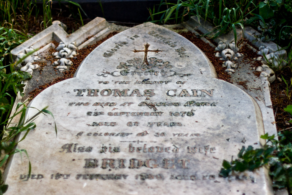 headstone-lying-on-ground-old-hopetoun-cemetery