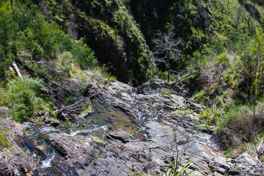 large-rock-drop-above-diggers-gully-falls