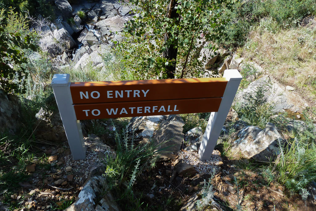 no-entry-sign-strath-creek-falls
