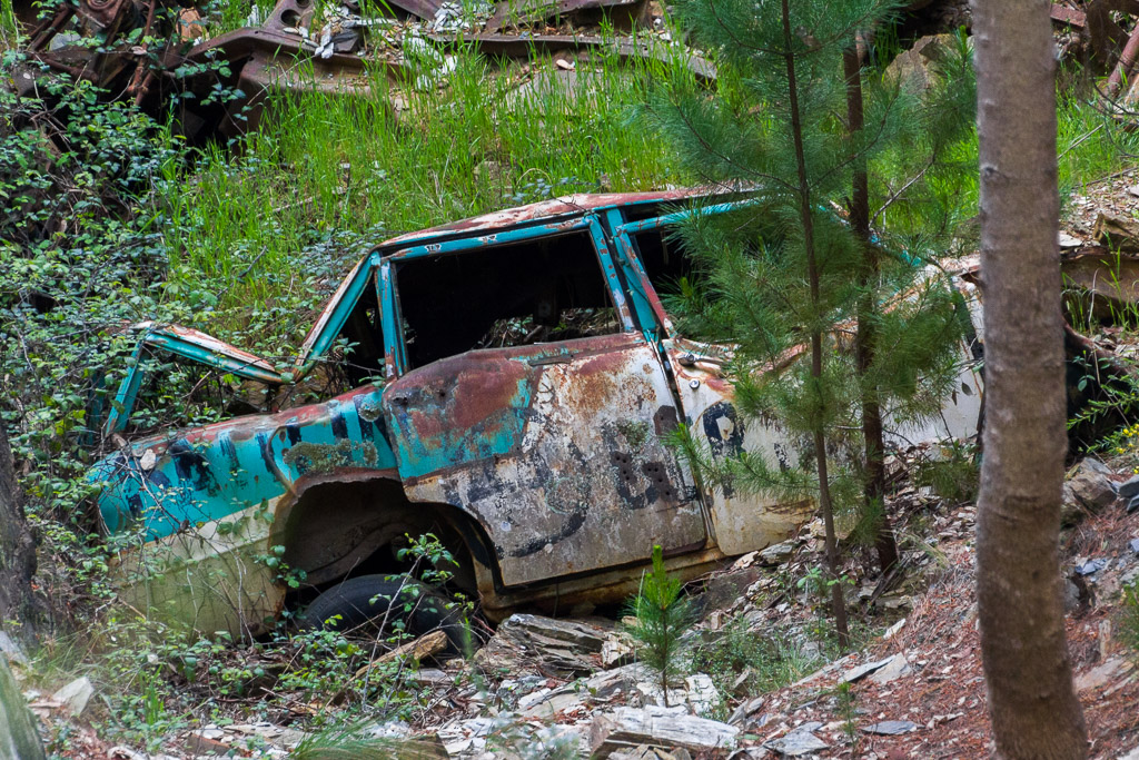 car-wreck-in-gully-goldfields-victoria