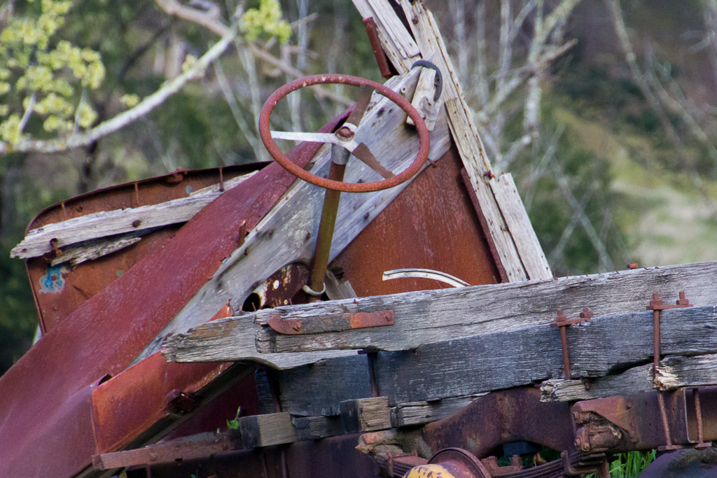 old-truck-rusted-steiglitz