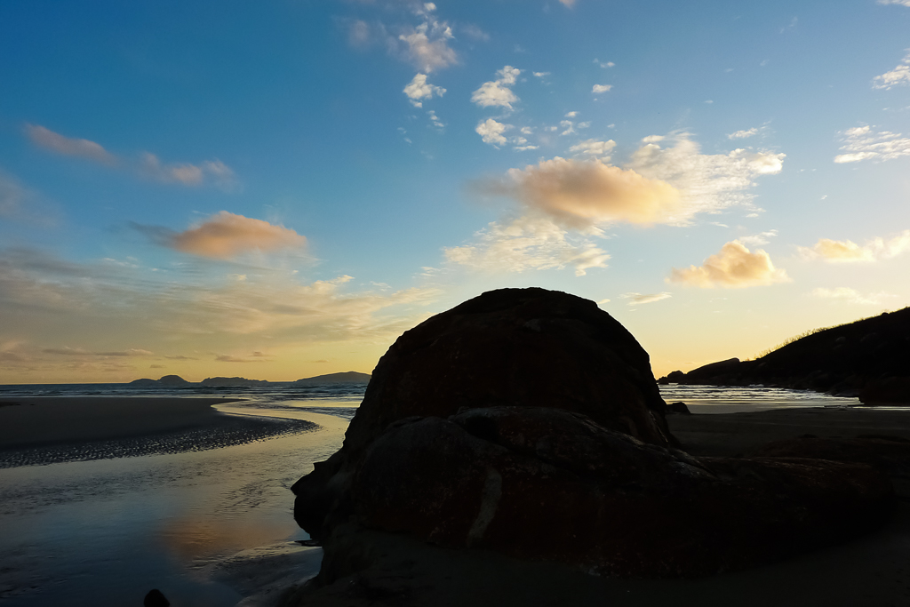 large-rock-beach-sunset-oberon-bay-wilsons-promontory