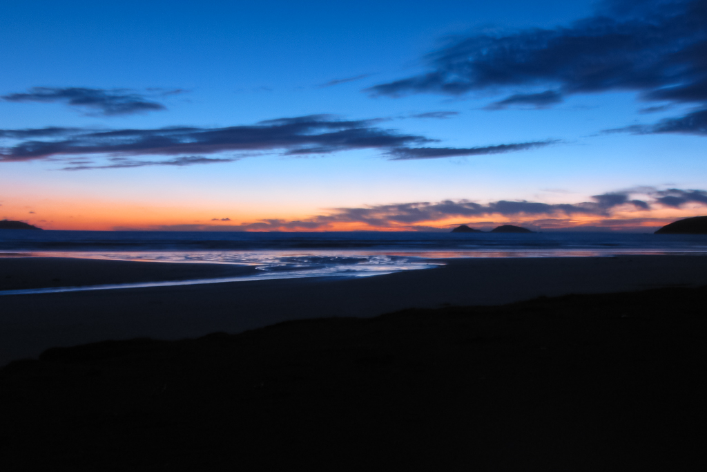 sunset-over-beach-oberon-bay-wilsons-promontory