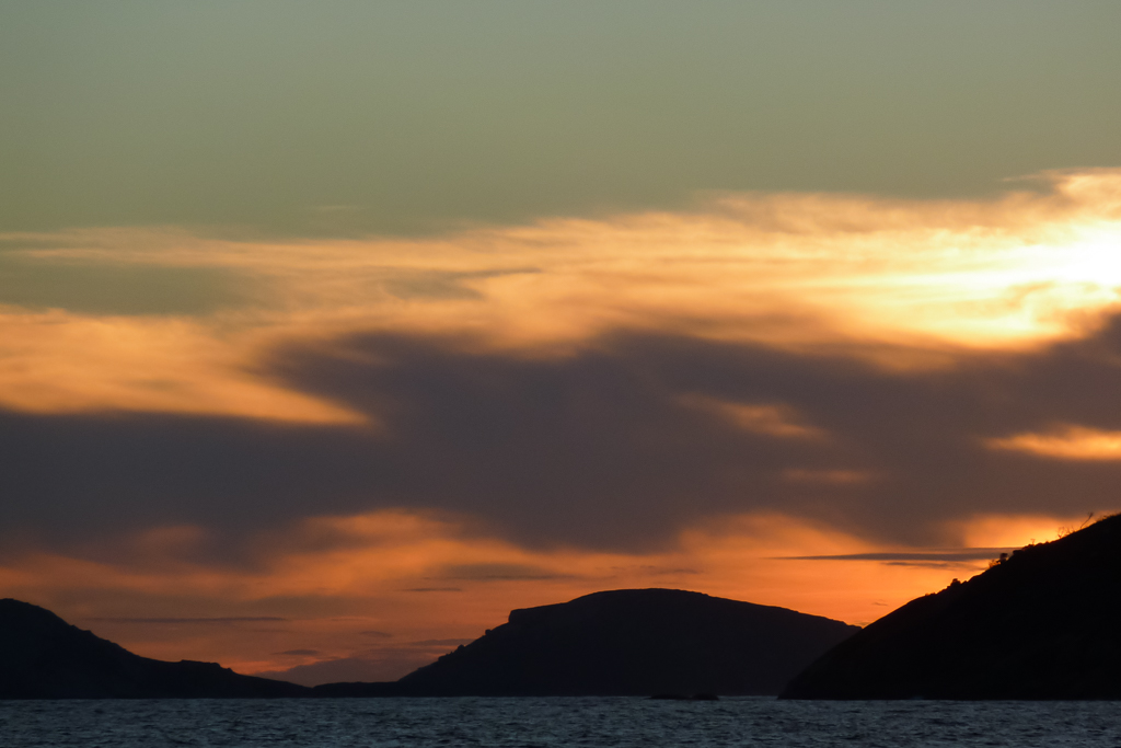 sunset-over-water-oberon-bay-wilsons-promontory