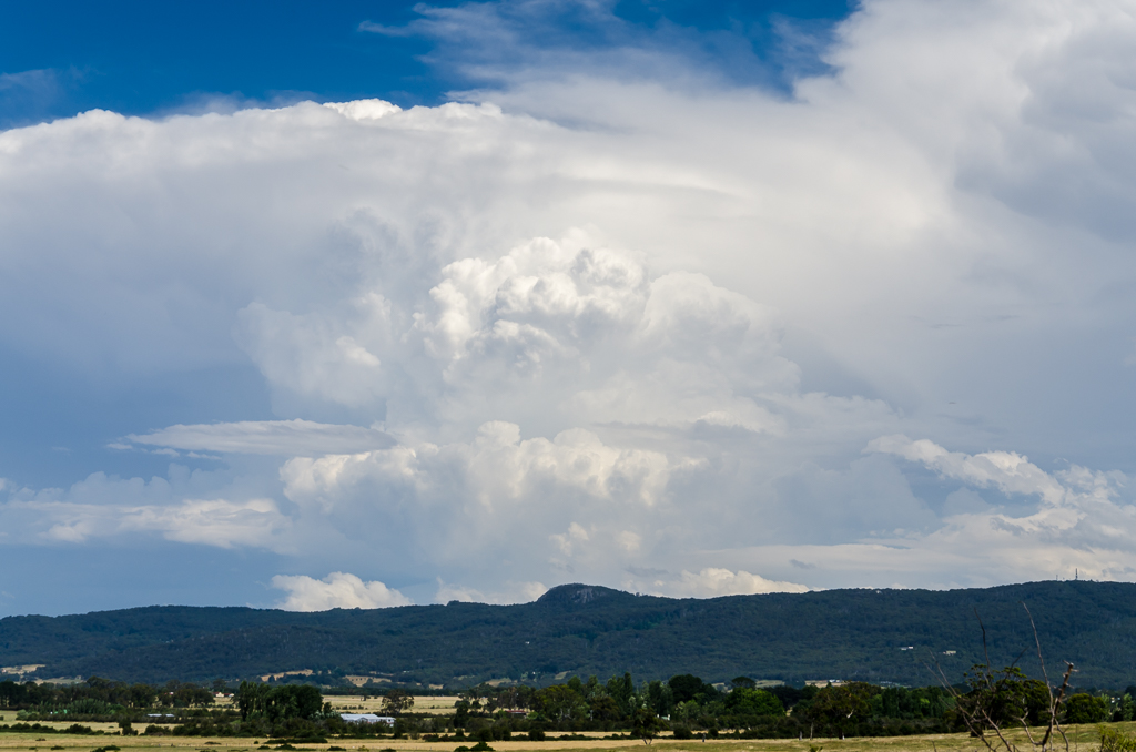 storm-cloud-over-macedon-ranges