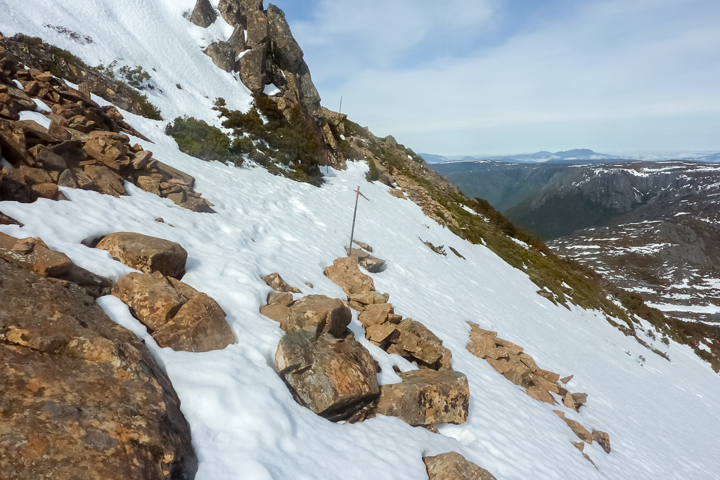 climbing-cradle-mountain-snow