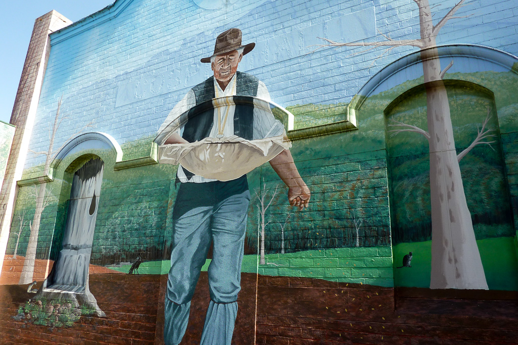 large-mural-wall-sheffield-tasmania