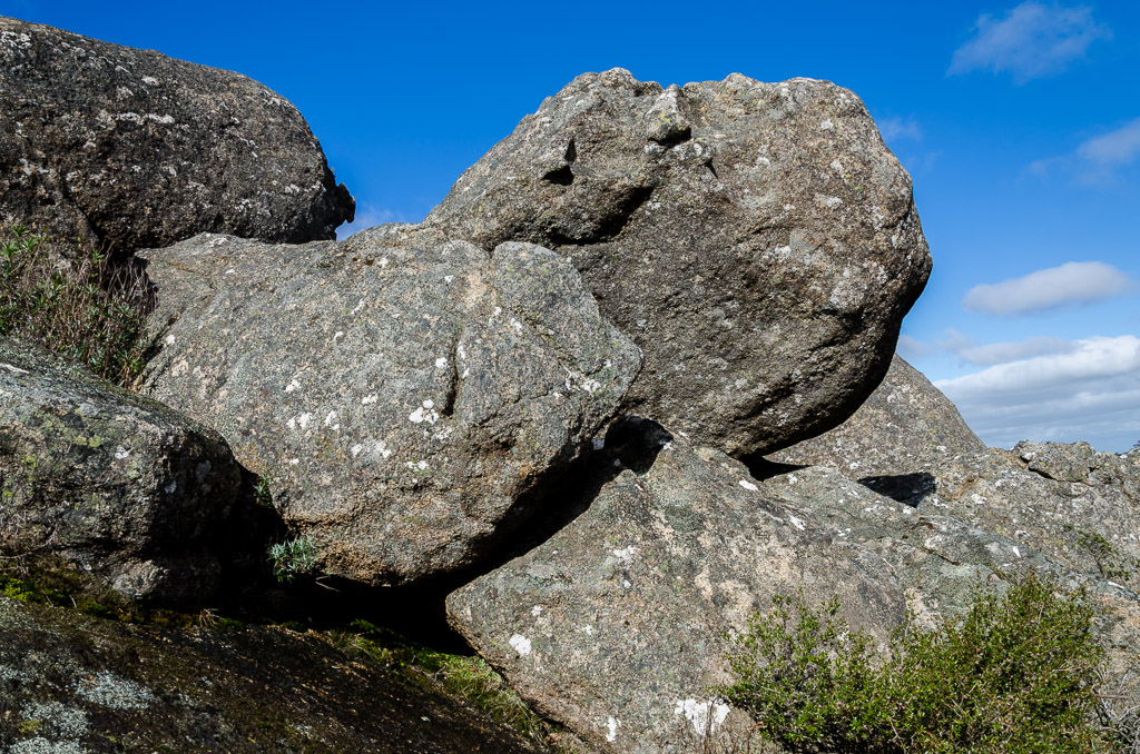 granite-boulders-langi-ghiran