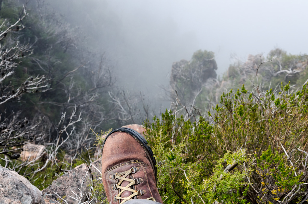 boot-above-cliff-on-major-mitchell-plateau-track