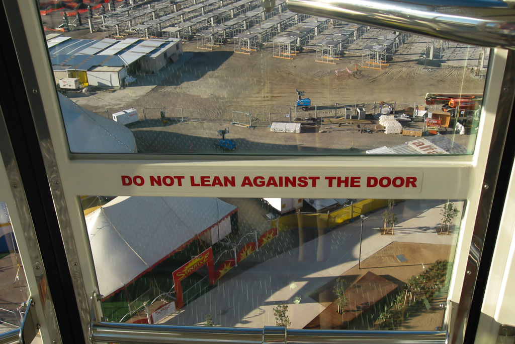 do-not-lean-against-the-door
