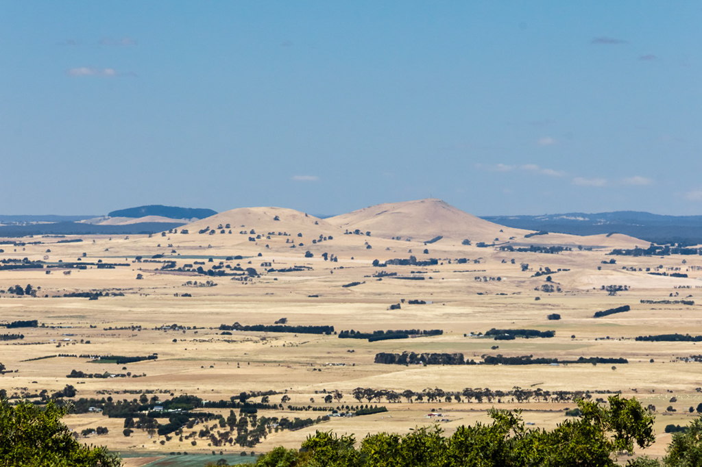 view-of-dry-fields-mount-beckworth
