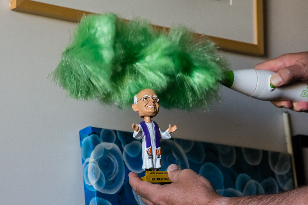 cleaning-father-bob-bobblehead