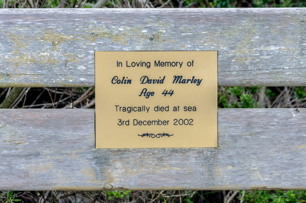 memorial-plaque-on-seat
