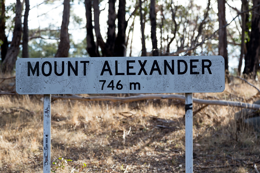 mount-alexander-summit-sign