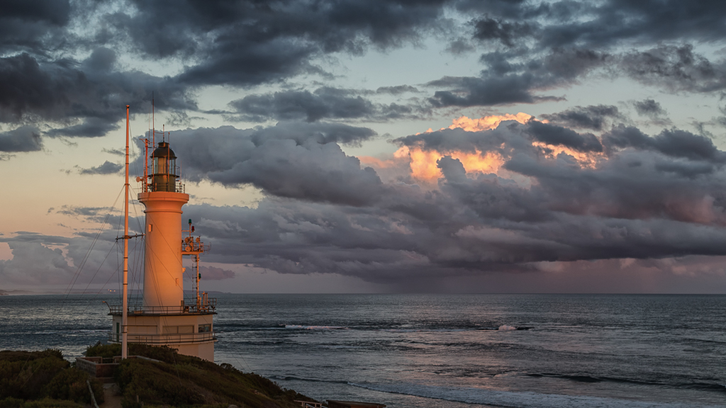 point-lonsdale-lighthouse-at-sunset