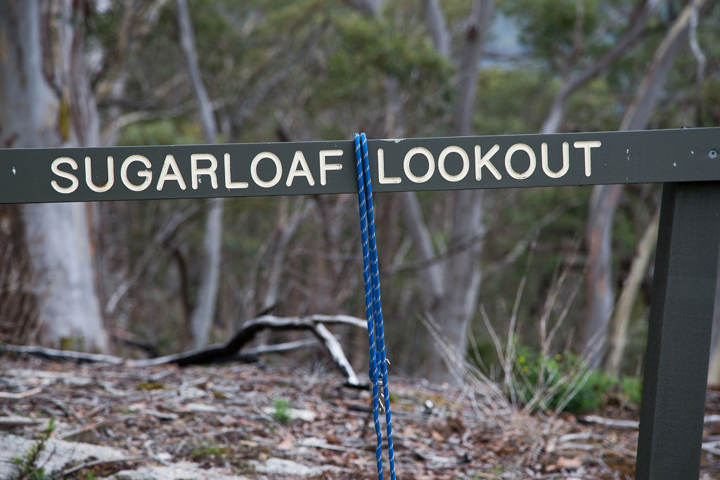 rope-on-mount-sugarloaf-lookout-sign