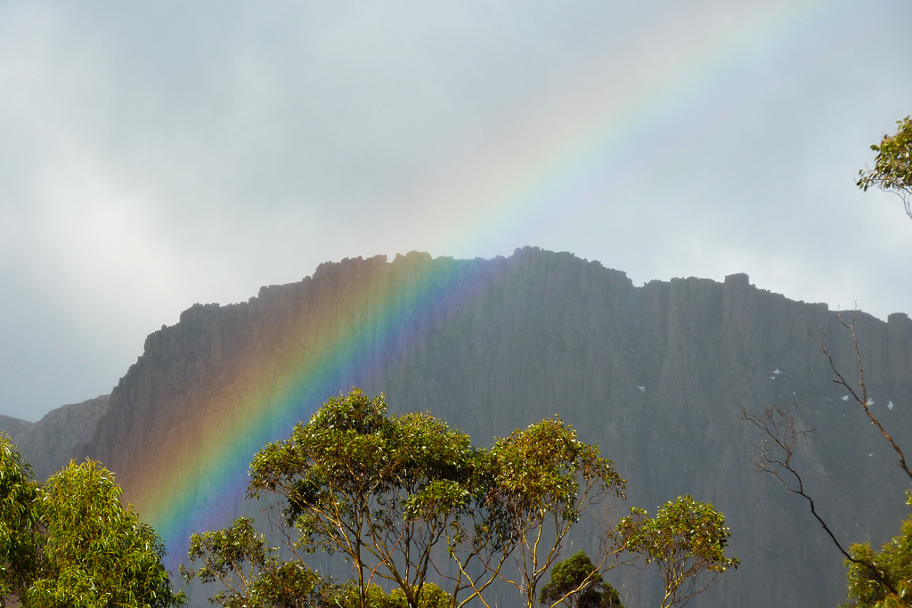 rainbow-over-du-cane-range-tasmania