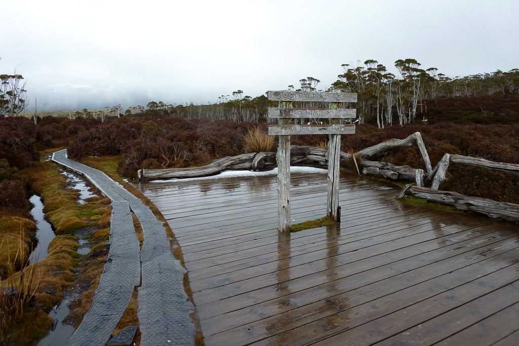 sign-post-pelion-gap-overland-track-tasmania