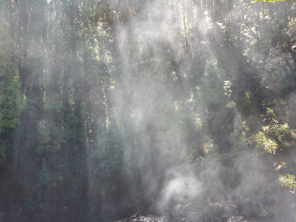 spray-from-waterfall-overland-track-tasmania