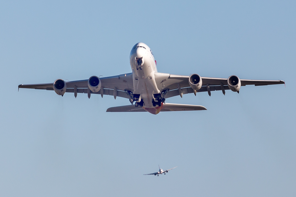 Airbus_A380_VH_OQI_after_taking_off