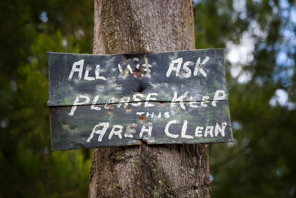 keep-area-clean-sign