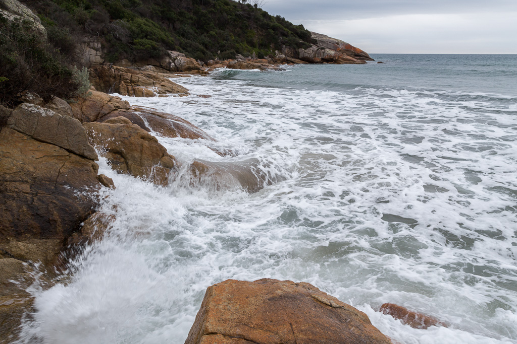 high-tide-lighthouse-point-wilsons-promontory