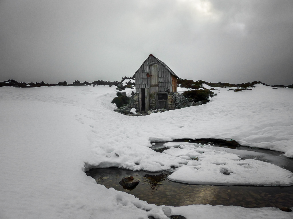 kitchen-hut-snow-tasmania