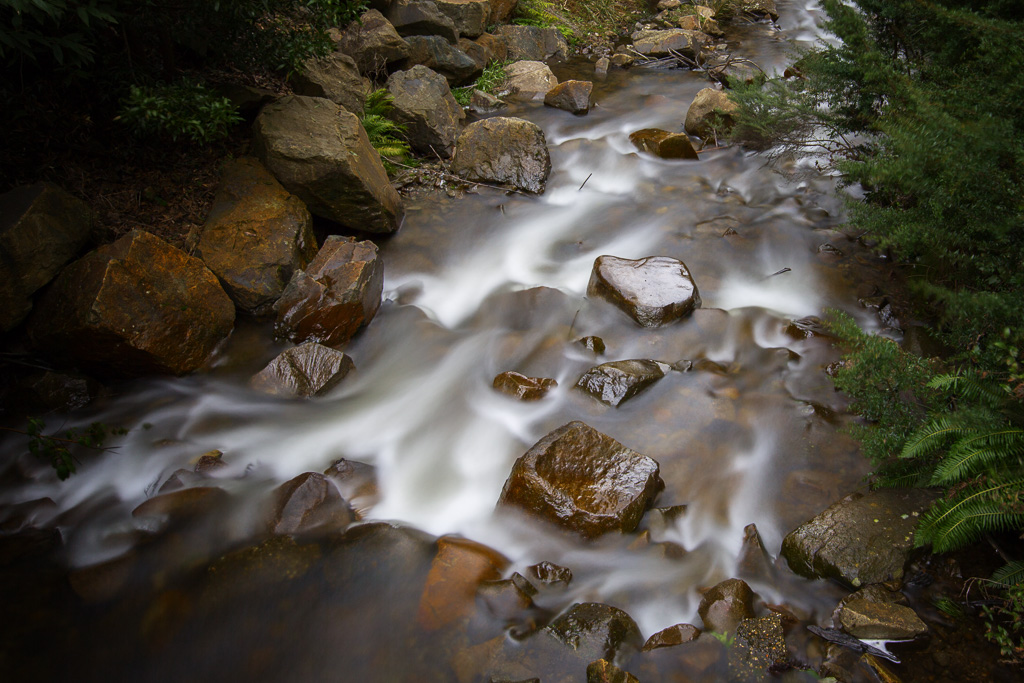 water-over-rocks-steavenson-river