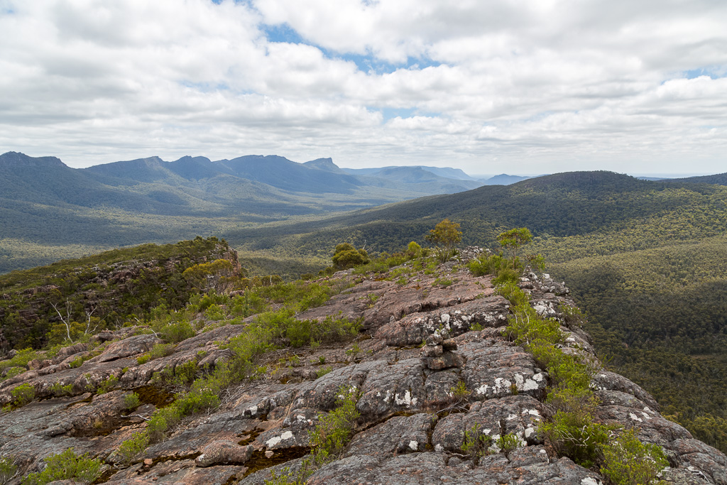 views-from-cathedral-rock-grampians