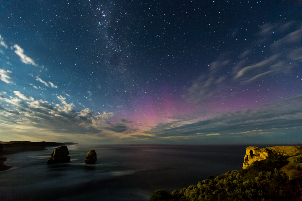 moonlight-aurora-australis-near-12-apostles-victoria