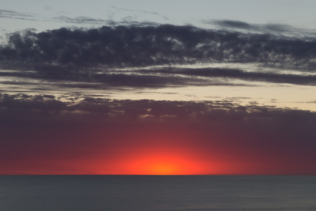 red-sunset-over-ocean