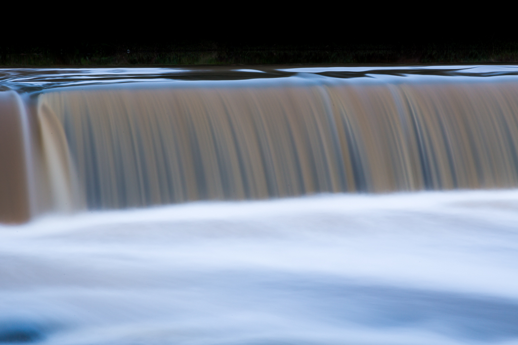 water-over-dights-falls-abbotsford